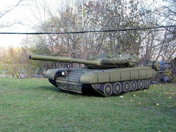 镜湖陆地军事假目标坦克